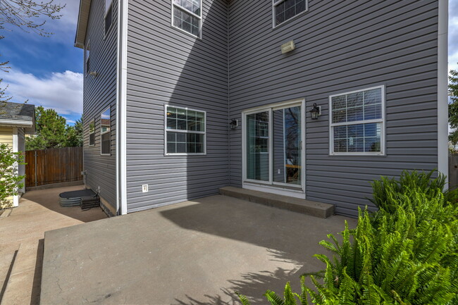 Building Photo - 6674 Chantilly Pl