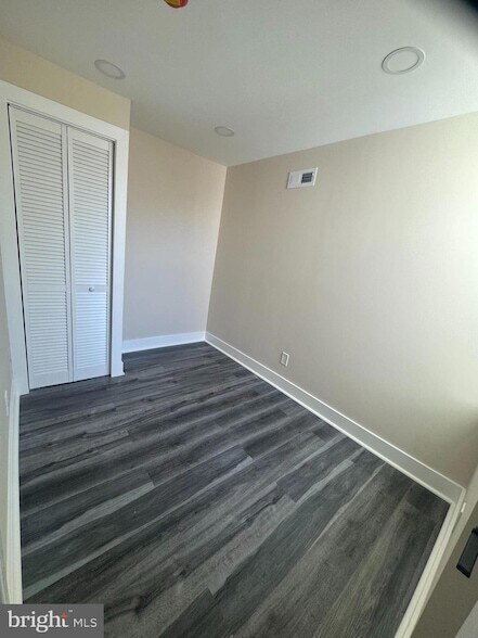 Building Photo - 459 High St