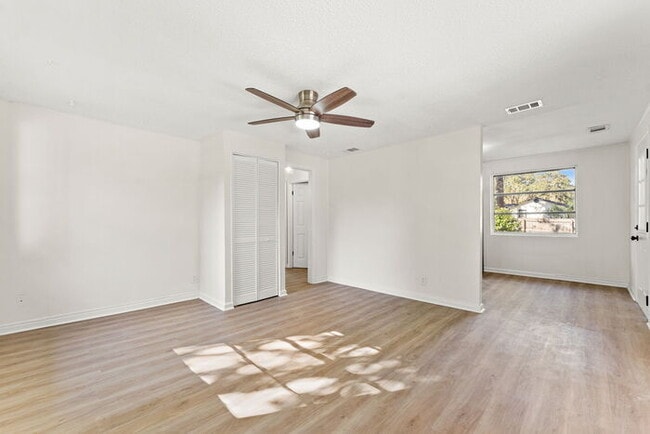 Building Photo - Renovated 2 Bedroom Home on Spacious Corner Lot