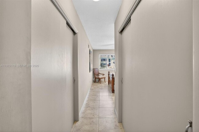 Building Photo - 180 Isle of Venice Dr