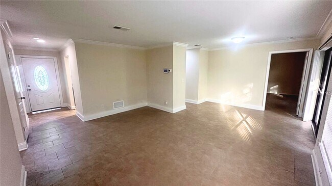 Building Photo - 3 Carriage Hill Cir