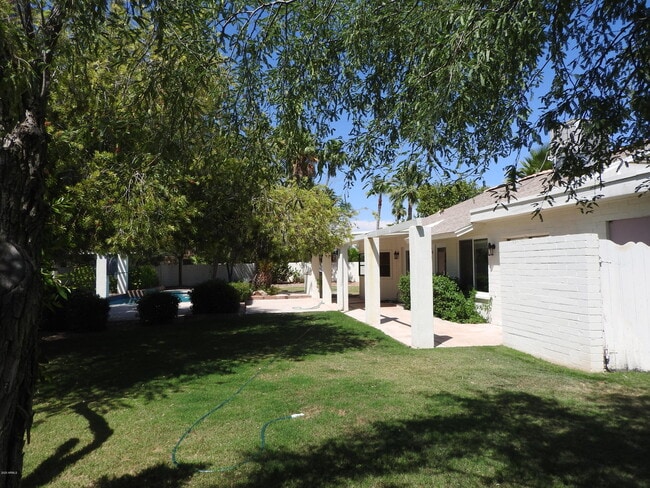 Building Photo - 10210 N 77th Pl