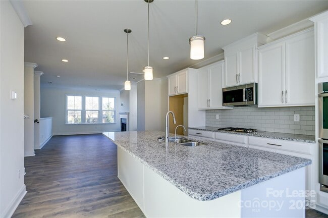 Building Photo - 14104 Loyola Ridge Dr