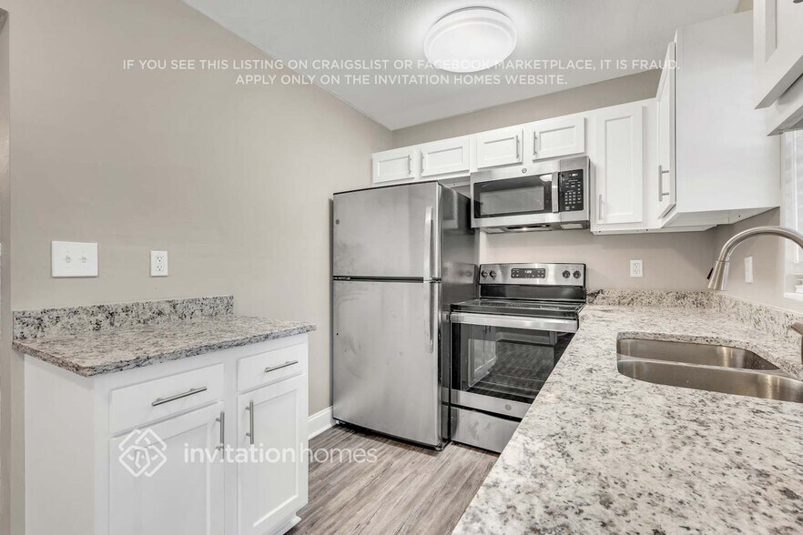 Building Photo - 425 Hayton Ave