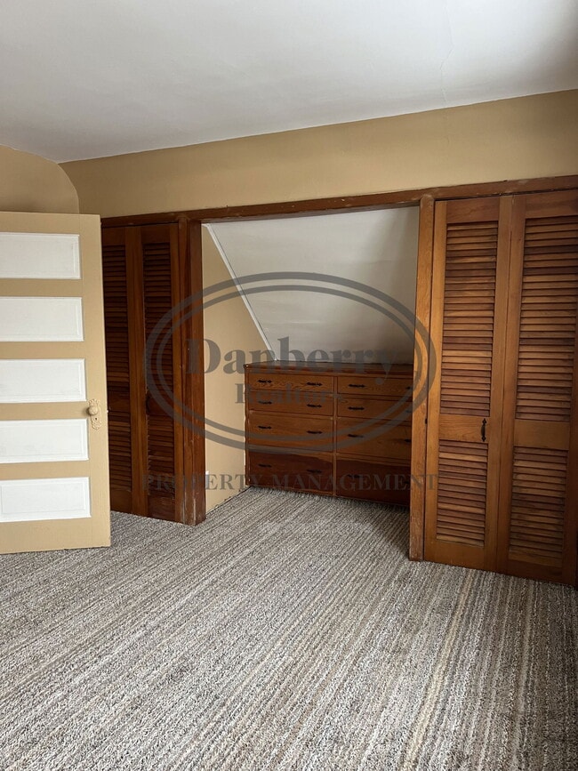 Building Photo - 2416 Lawton Ave