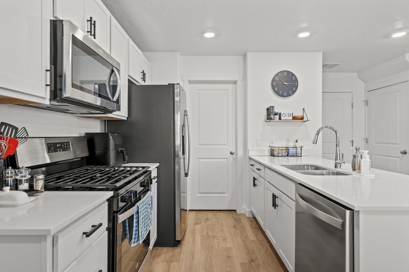 Building Photo - 933 Jack Dr