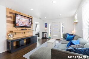 Building Photo - 227 E Baylor St