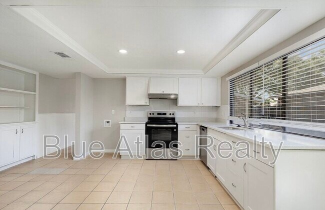 Building Photo - 2614 Crestmoor Ct