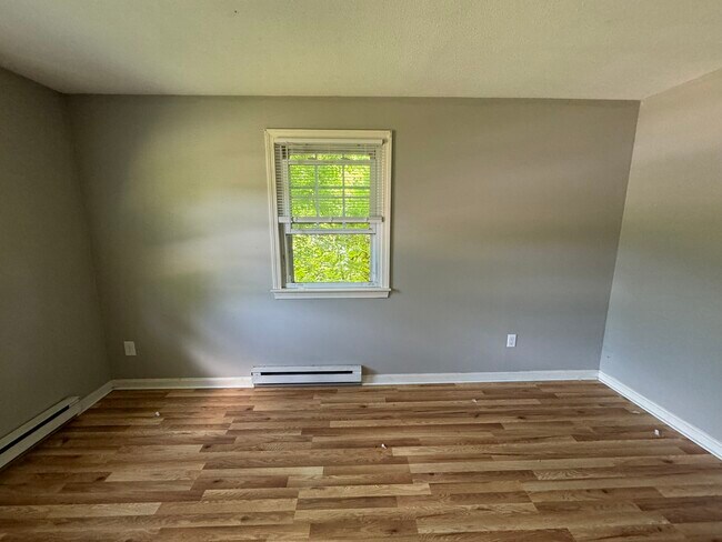 Building Photo - 87 S Silver Ln