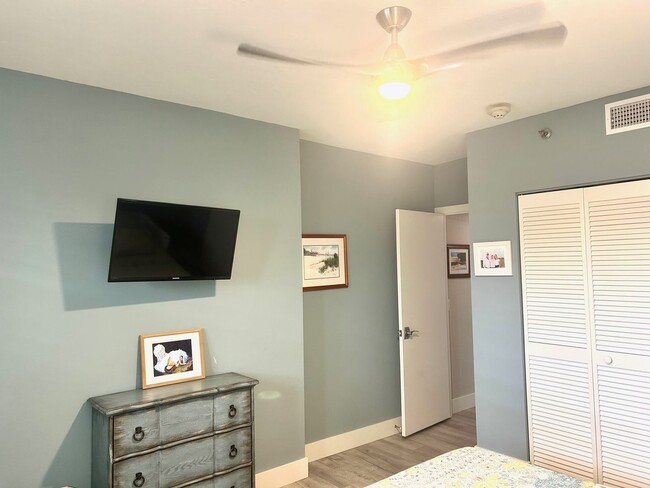 Building Photo - 2025 -FEBRUARY- WINTER RENTAL!! -2/2 AT TH...