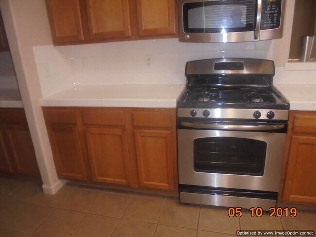 Building Photo - GORGEOUS! Sanger 4/2 With 3 Car Garage!