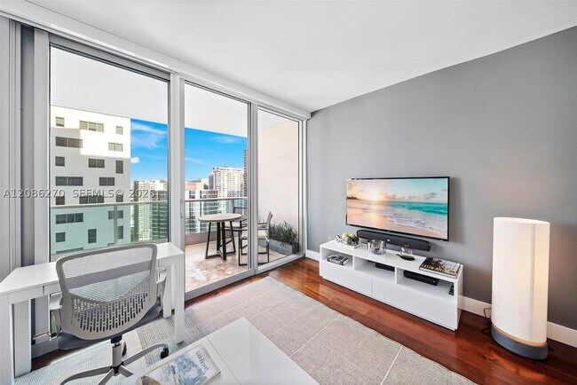 Building Photo - 1331 Brickell Bay Dr