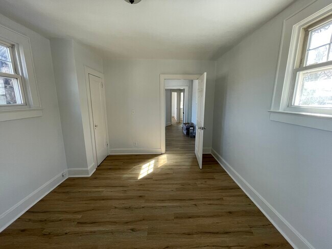 Building Photo - 11 Pearl St