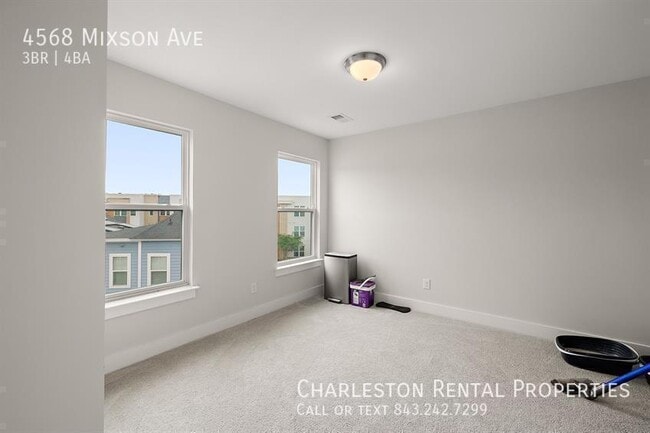 Building Photo - 4568 Mixson Ave
