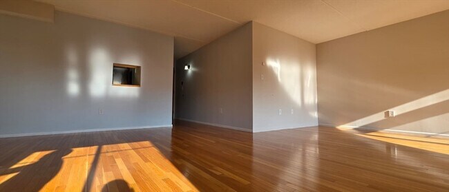 Building Photo - 200 Ledgewood Dr