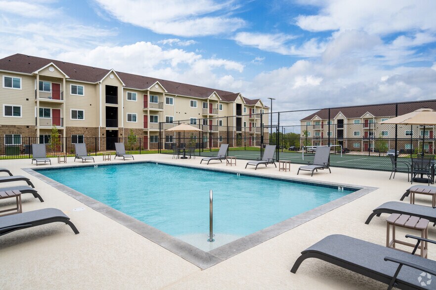 Primary Photo - The Crossroads at Belton Apartments