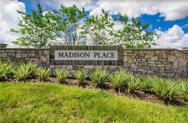 Building Photo - 541 Madison Dr