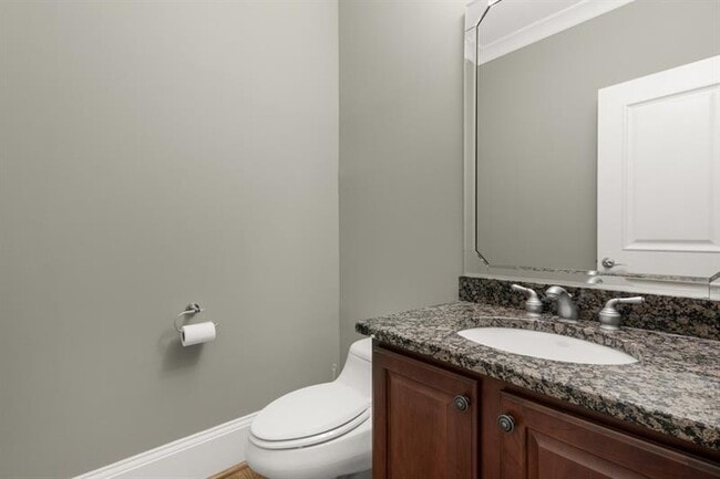 Building Photo - 395 Laurent St NW