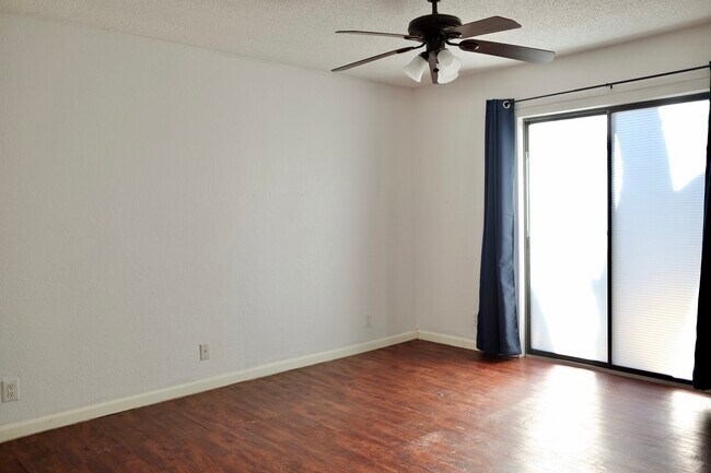 Master bedroom - 1611 Somerset Dr