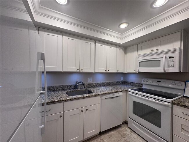 Building Photo - 519 Albee Farm Rd