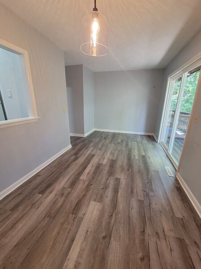 Building Photo - 1014-1014 Willey St