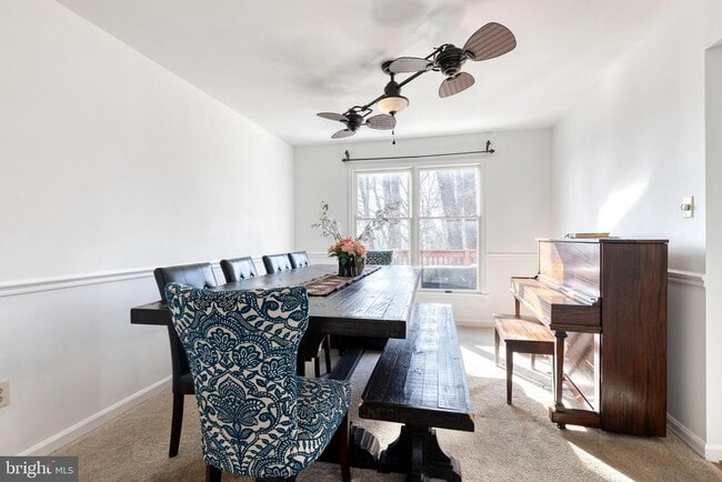 Building Photo - 10595 Blue Bell Way