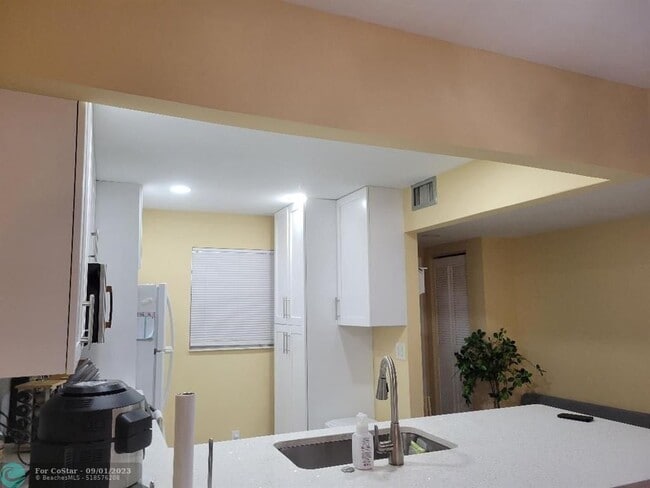 Building Photo - 2828 Casita Way