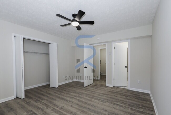 Building Photo - Move in before November 15th and choose yo...