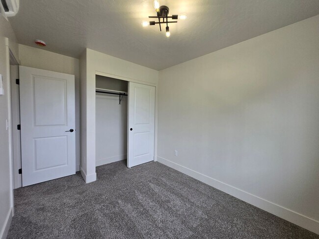Building Photo - END UNIT- Now Leasing! Brand-New 3 Bed, 2....