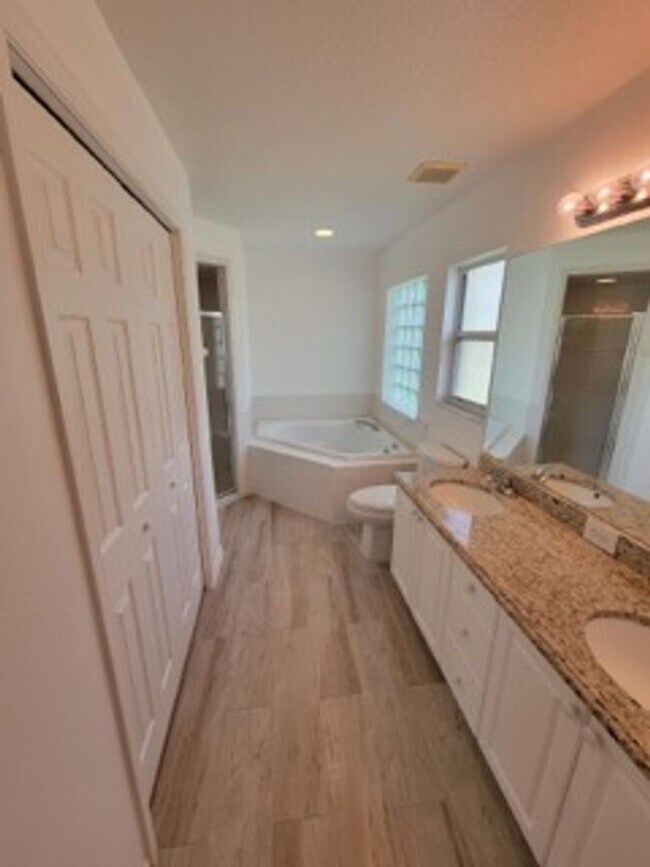 Building Photo - Ready for you to call home!