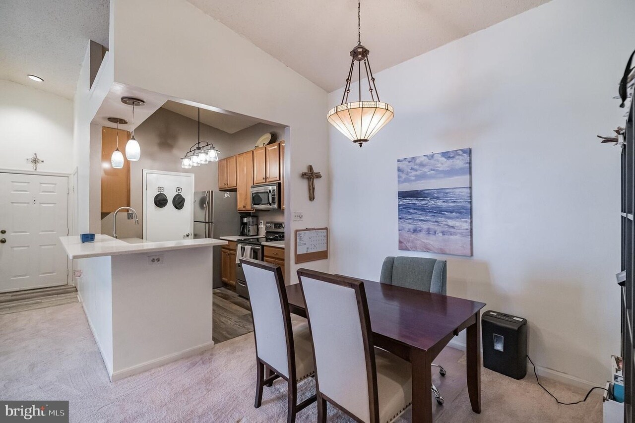 Building Photo - 7705 Lafayette Forest Dr