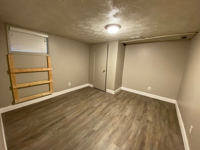 Building Photo - Central Campus OSU 7 bedroom, 4 Bathroom H...