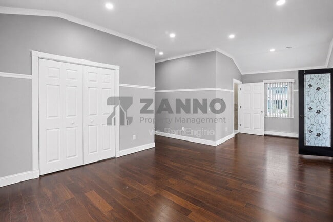 Building Photo - 40 Olney Ave