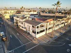 Building Photo - 2214 W Oceanfront