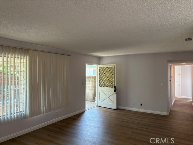 Building Photo - 4945 Persimmon Ave