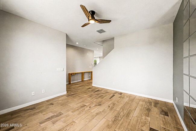 Building Photo - 10950 W Beatrice St
