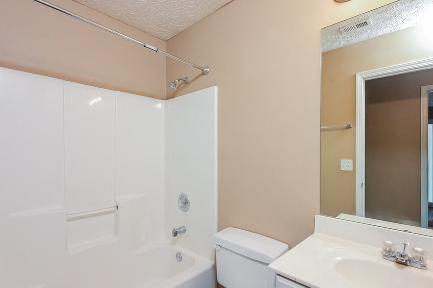 Building Photo - 2835 Evergreen Eve Crossing