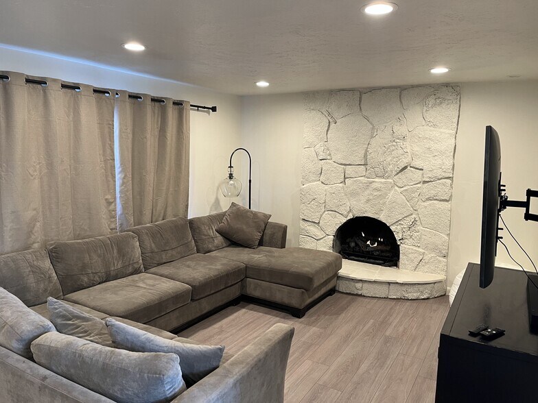 Living Room - 312 E Donna Cir