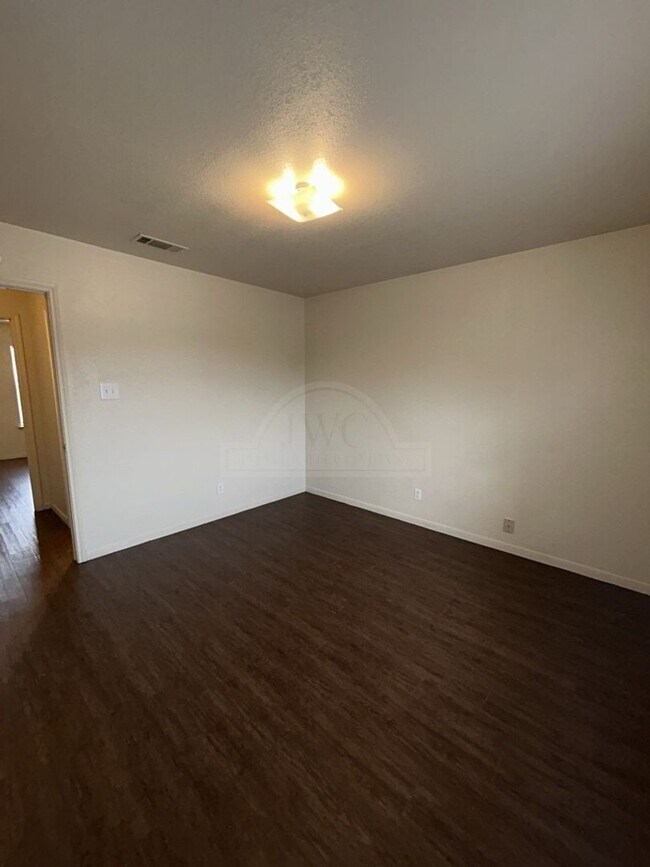 Building Photo - 2005 Windward Dr