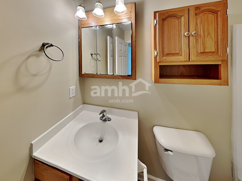 Building Photo - 491 Dover Pond Dr
