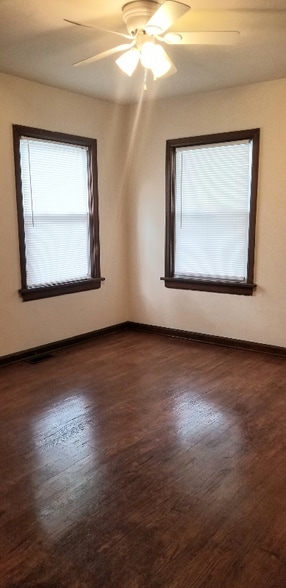 Building Photo - 25 Glencoe Ave