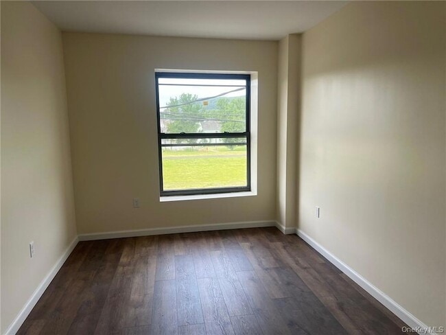 Building Photo - 45 Front St