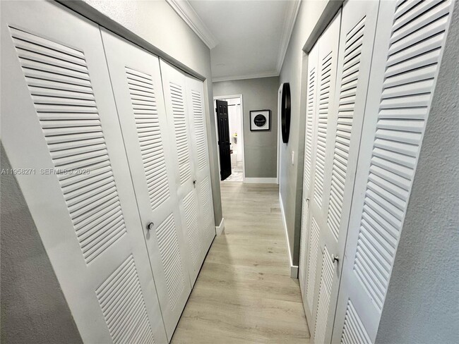 Building Photo - 14849 SW 114th Ct