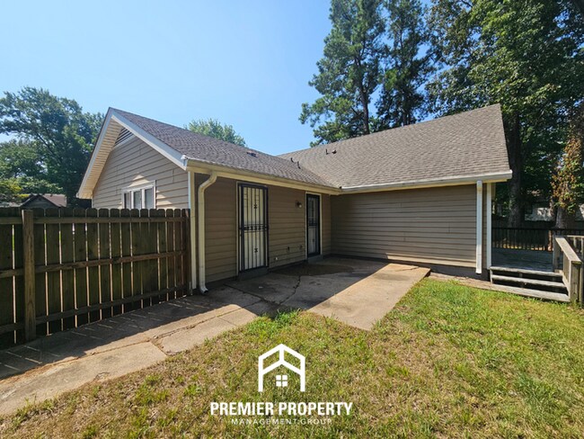Building Photo - Stunning 3BR/2BA Home | 1,644 Sq Ft, Floor-to-Ceiling Stone Fireplace & High Ceilings
