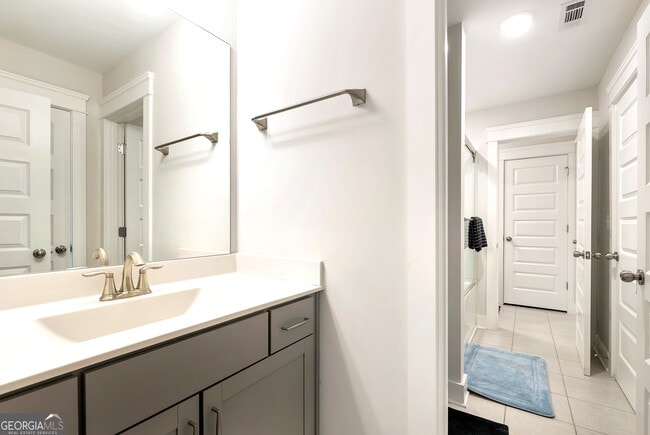 Building Photo - 6968 Manchester Dr