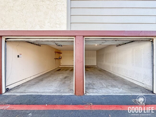 Building Photo - Stunning 3BD/2BA 2nd Floor Condo in Chula Vista W/ A/C, W/D, 2 Balconies, Community Pool & Spa!