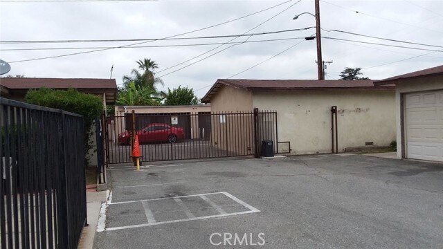 Building Photo - 3411 W Orange Ave