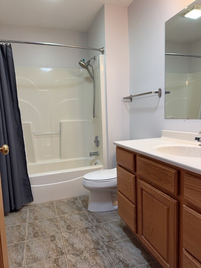 Building Photo - 36420 N Tamarack Dr