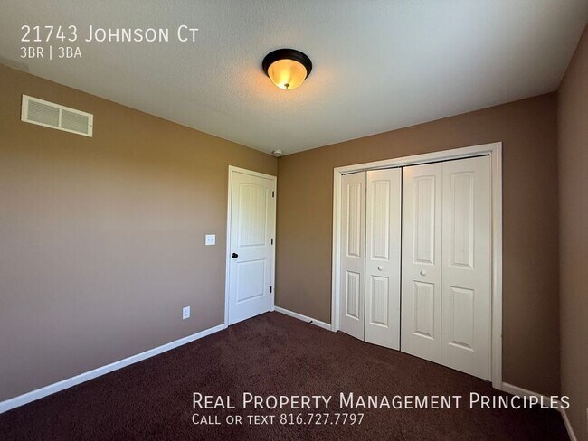 Building Photo - 21743 Johnson Ct