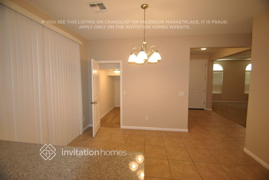 Building Photo - 1382 S Ponderosa Dr